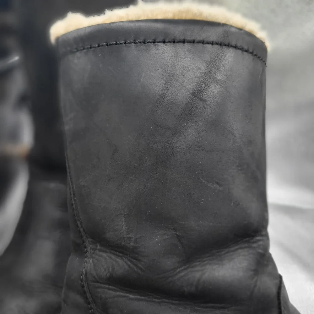 Ugg Kona Women Size 8 Black Leather Shearling Lined Boots Mid Calf Toggle